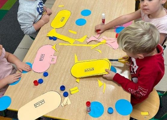 Grafika 8: URZĄDZENIA ELEKTRYCZNE DAWNIEJ I DZIŚ