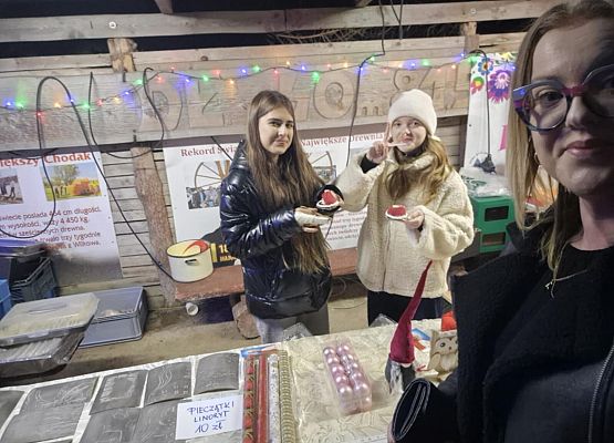 Grafika 1: JARMARK ADWENTOWY W WILKOWIE