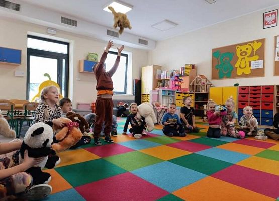 Grafika 3: DZIEŃ MISIA W PRZEDSZKOLU W JANOWICACH