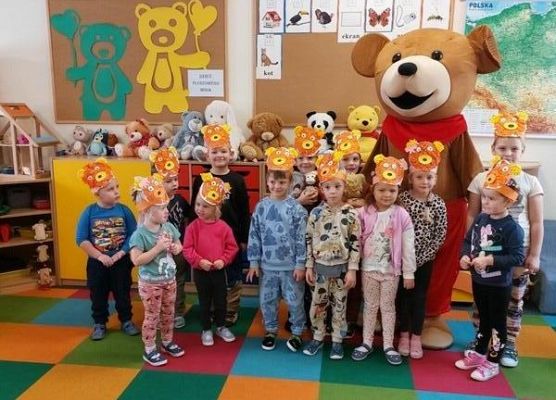 Grafika 22: DZIEŃ MISIA W PRZEDSZKOLU W JANOWICACH