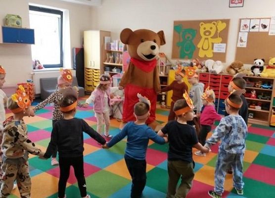 Grafika 44: DZIEŃ MISIA W PRZEDSZKOLU W JANOWICACH