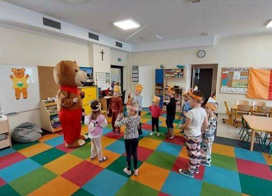 Grafika 46: DZIEŃ MISIA W PRZEDSZKOLU W JANOWICACH