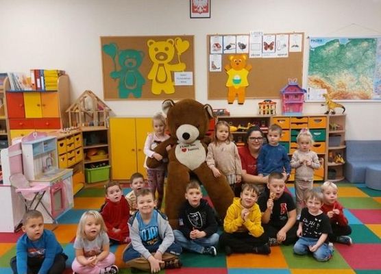 Grafika 50: DZIEŃ MISIA W PRZEDSZKOLU W JANOWICACH