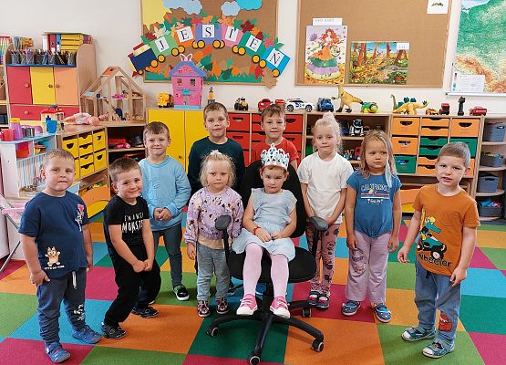 Grafika 5: SOLENIZANCI PAŹDZIERNIKA I LISTOPADA