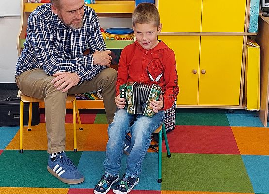 Grafika 7: ZAJĘCIA Z RYTMIKI