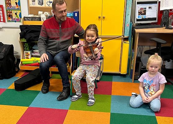 Grafika 15: ZAJĘCIA Z RYTMIKI