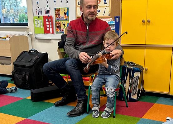 Grafika 17: ZAJĘCIA Z RYTMIKI