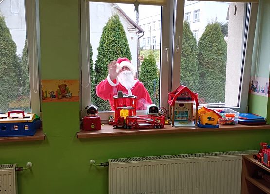 Grafika 2: Mikołaju, Mikołaju co Ty robisz w naszym kraju ?