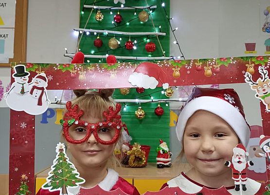 Grafika 8: Mikołajkowa galeria