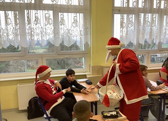 Mikołajki w Szkole Podstawowej - Garczegorze 06_12_2024r.