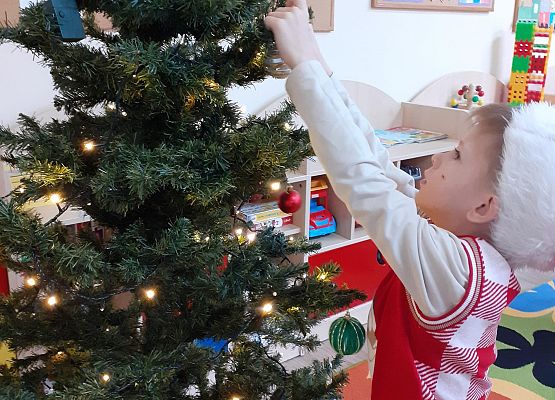 Grafika 2: SO ZA RADOŚĆ - TAKI GOŚĆ, GŁOŚNO WOŁA: ,,HO, HO, HO!"