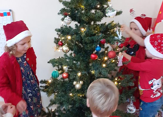 Grafika 4: SO ZA RADOŚĆ - TAKI GOŚĆ, GŁOŚNO WOŁA: ,,HO, HO, HO!"