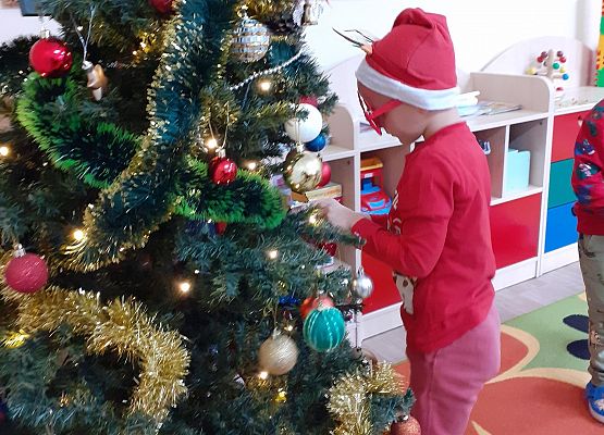 Grafika 6: SO ZA RADOŚĆ - TAKI GOŚĆ, GŁOŚNO WOŁA: ,,HO, HO, HO!"