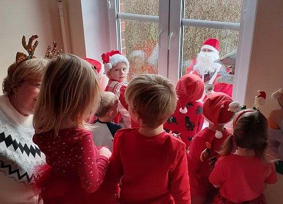 Grafika 8: SO ZA RADOŚĆ - TAKI GOŚĆ, GŁOŚNO WOŁA: ,,HO, HO, HO!"