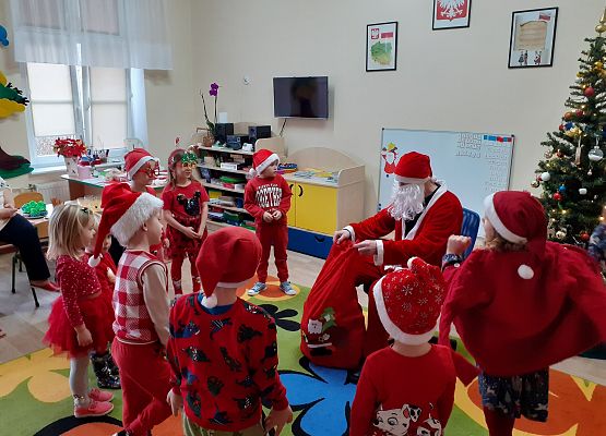 Grafika 17: SO ZA RADOŚĆ - TAKI GOŚĆ, GŁOŚNO WOŁA: ,,HO, HO, HO!"