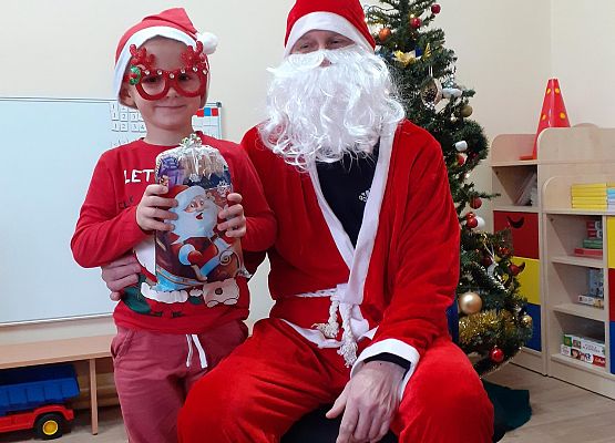 Grafika 28: SO ZA RADOŚĆ - TAKI GOŚĆ, GŁOŚNO WOŁA: ,,HO, HO, HO!"