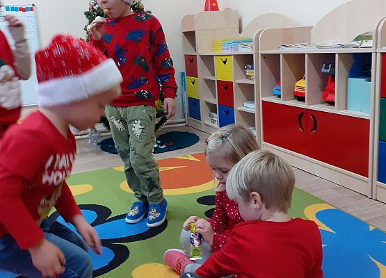 Grafika 48: SO ZA RADOŚĆ - TAKI GOŚĆ, GŁOŚNO WOŁA: ,,HO, HO, HO!"