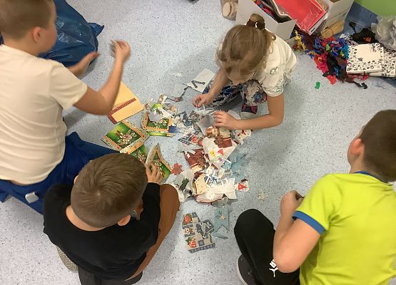 Uczniowie podczas pracy