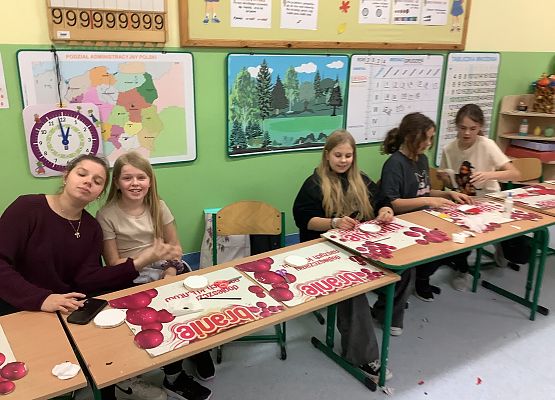 Uczniowie podczas pracy