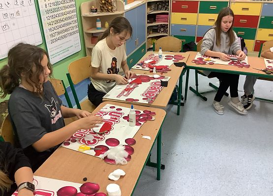 Uczniowie podczas pracy