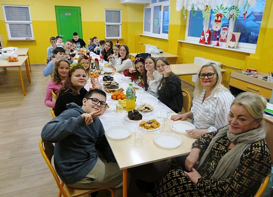 Wigilia i Jasełka w Zespole Szkół w Garczegorzu grudzień 2024 rok.