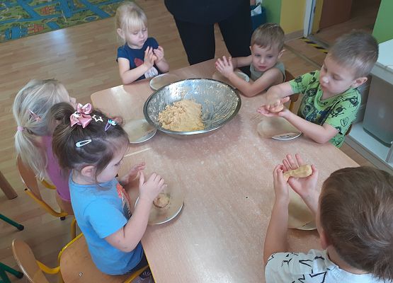 Grafika 7: Przygotowania do świąt