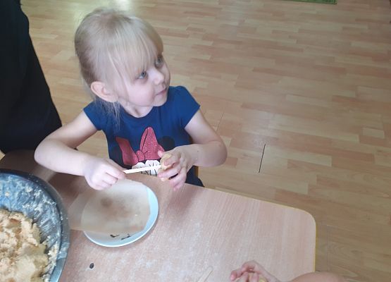 Grafika 8: Przygotowania do świąt