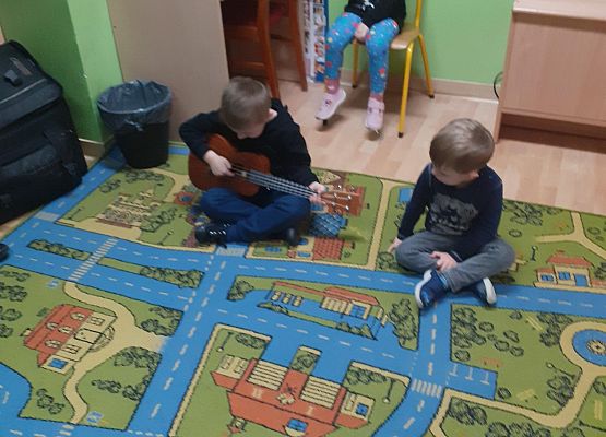 Grafika 32: Przygotowania do świąt