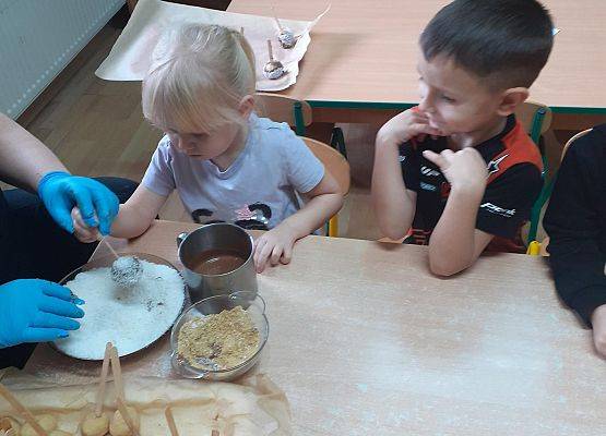 Grafika 17: Przygotowania do świąt