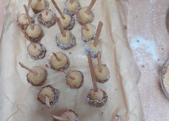 Grafika 20: Przygotowania do świąt