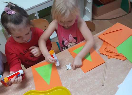 Grafika 23: Przygotowania do świąt