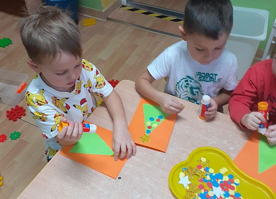 Grafika 22: Przygotowania do świąt