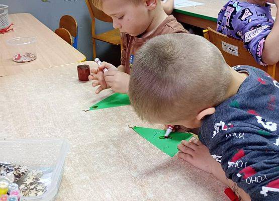 Grafika 45: Przygotowania do świąt