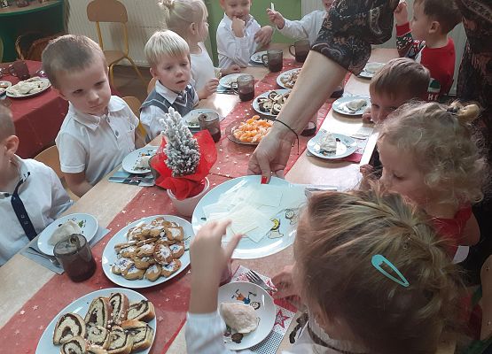 Grafika 8: Wigilijne spotkanie