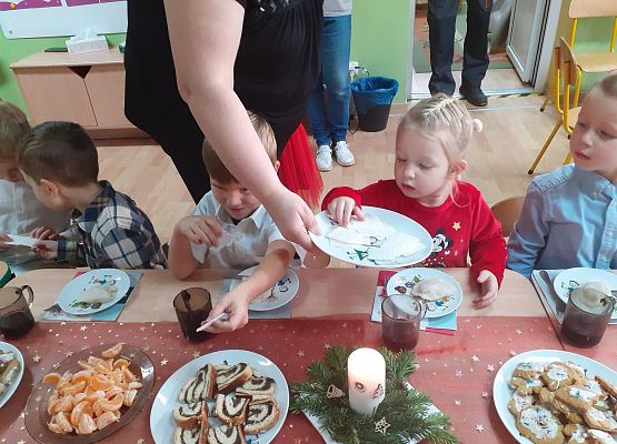 Grafika 9: Wigilijne spotkanie