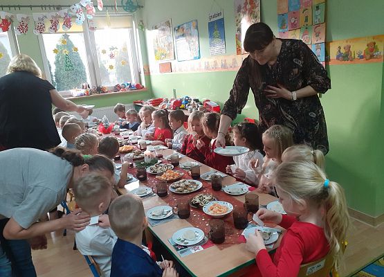 Grafika 10: Wigilijne spotkanie