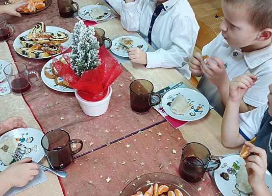 Grafika 17: Wigilijne spotkanie