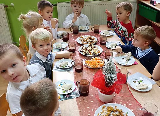 Grafika 19: Wigilijne spotkanie