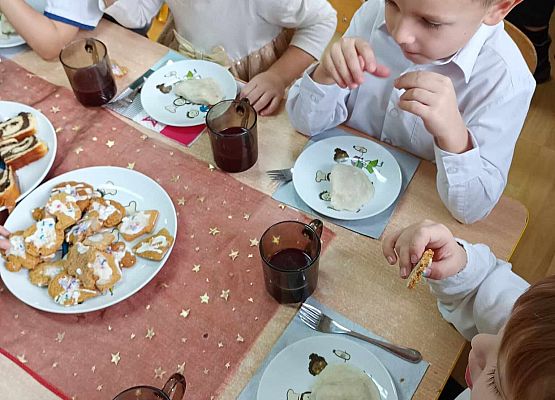 Grafika 24: Wigilijne spotkanie