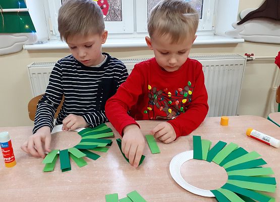 Grafika 2: ŚWIATECZNY UPOMINEK