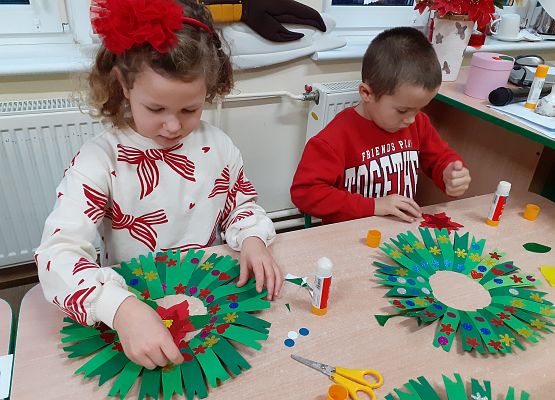 Grafika 10: ŚWIATECZNY UPOMINEK