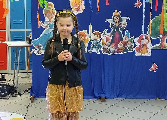 Grafika 4: Dzień postaci z bajek