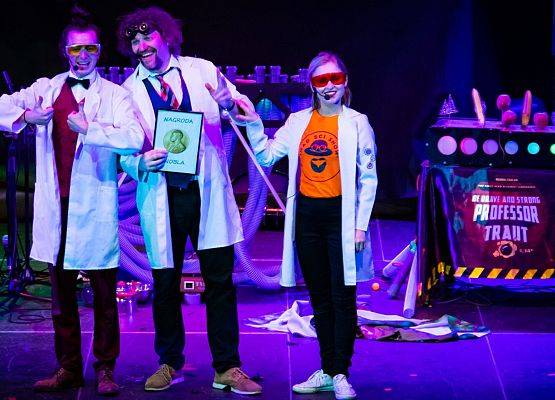 Grafika 3: Szaleni Naukowcy