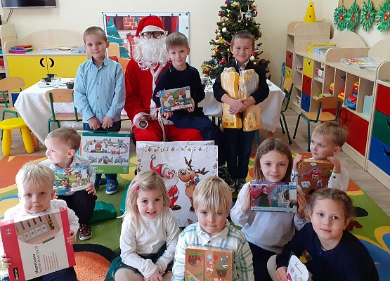 Grafika 11: PRZY WIGILIJNYM STOLE