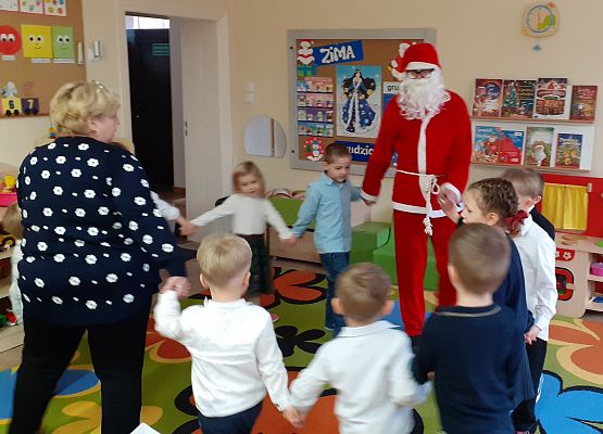 Grafika 14: PRZY WIGILIJNYM STOLE