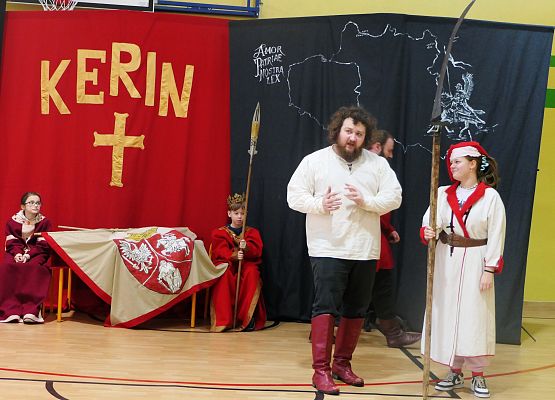 Bractwo Rycerskie Kerin w szkole w Garczegorzu.