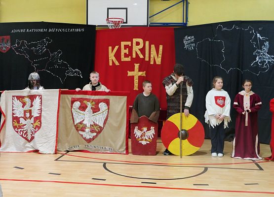 Bractwo Rycerskie Kerin w szkole w Garczegorzu.
