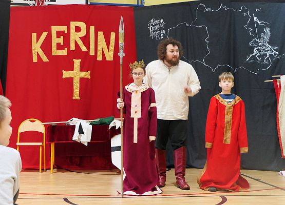 Bractwo Rycerskie Kerin w szkole w Garczegorzu.