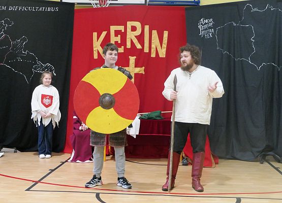 Bractwo Rycerskie Kerin w szkole w Garczegorzu.