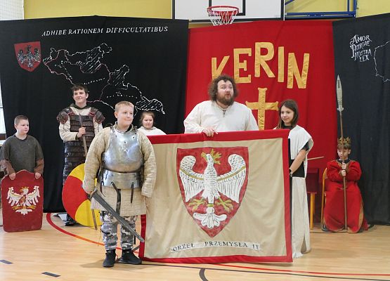Bractwo Rycerskie Kerin w szkole w Garczegorzu.
